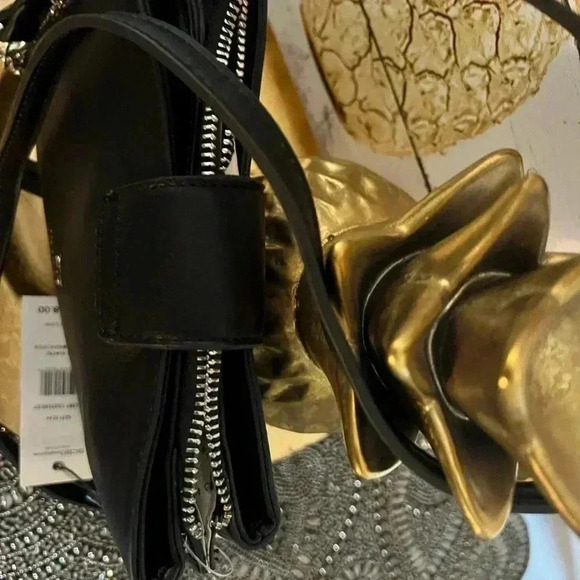 BCBG AUBRY CROSSBODY BAG NWT - Picture 8 of 16